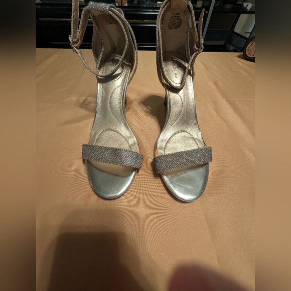 Bandolino Shoes - Bandolino Muriel Metallic Silver Strappy Heels